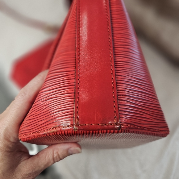 COPY - Louis Vuitton Vintage Epi Sac D'Epaule Shoulder Bag Red Leather - Picture 11 of 13